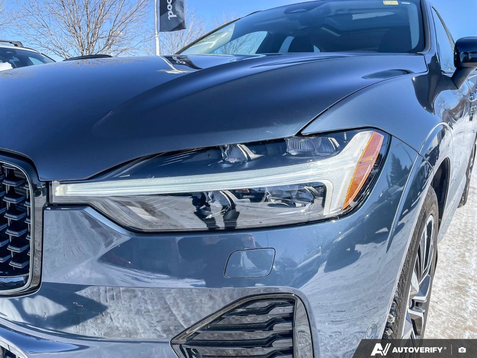 2025 Volvo XC60 Plus Dark Theme-10