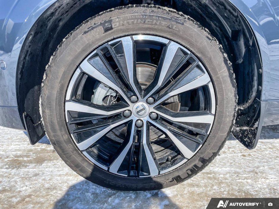 2025 Volvo XC60 Plus Dark Theme-8