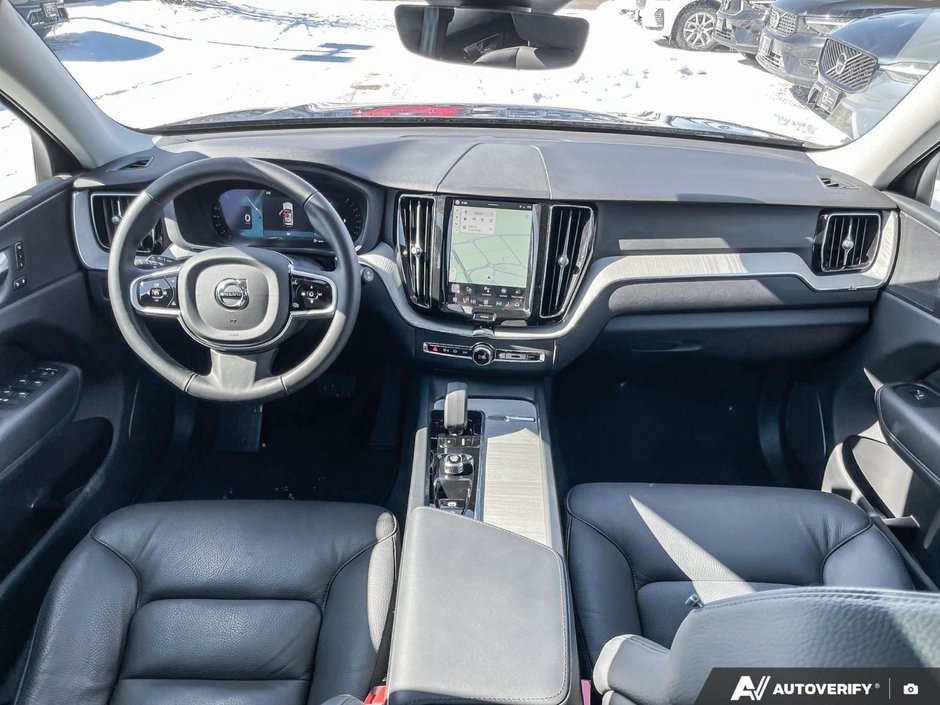 2025 Volvo XC60 Plus Dark Theme-23