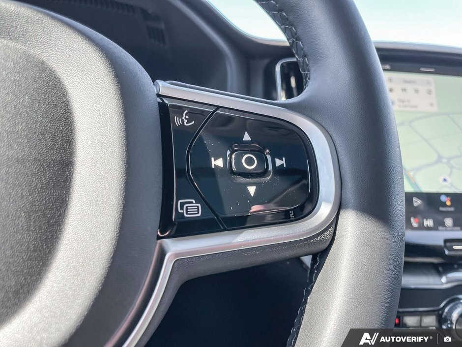 2025 Volvo XC60 Plus Dark Theme-15