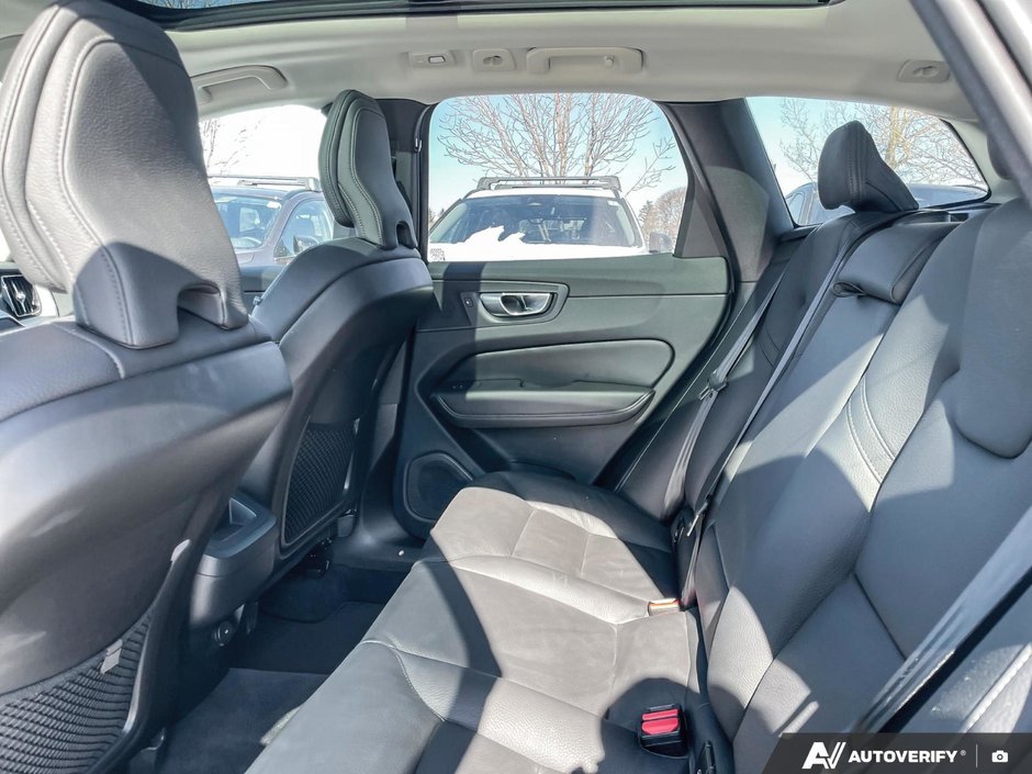 2025 Volvo XC60 Plus Dark Theme-22