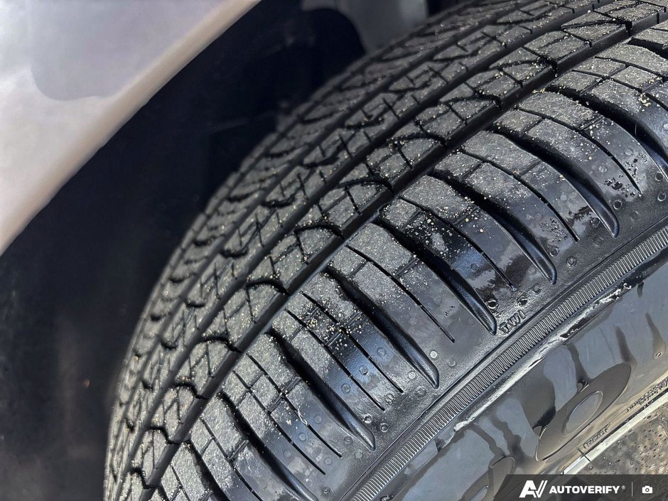 2026 Volvo XC60 Core Dark Theme-10