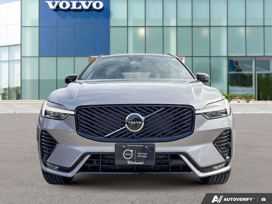 2026 Volvo XC60 Core Dark Theme-5