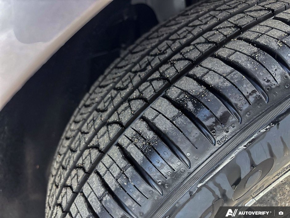 2026 Volvo XC60 Core Dark Theme-10