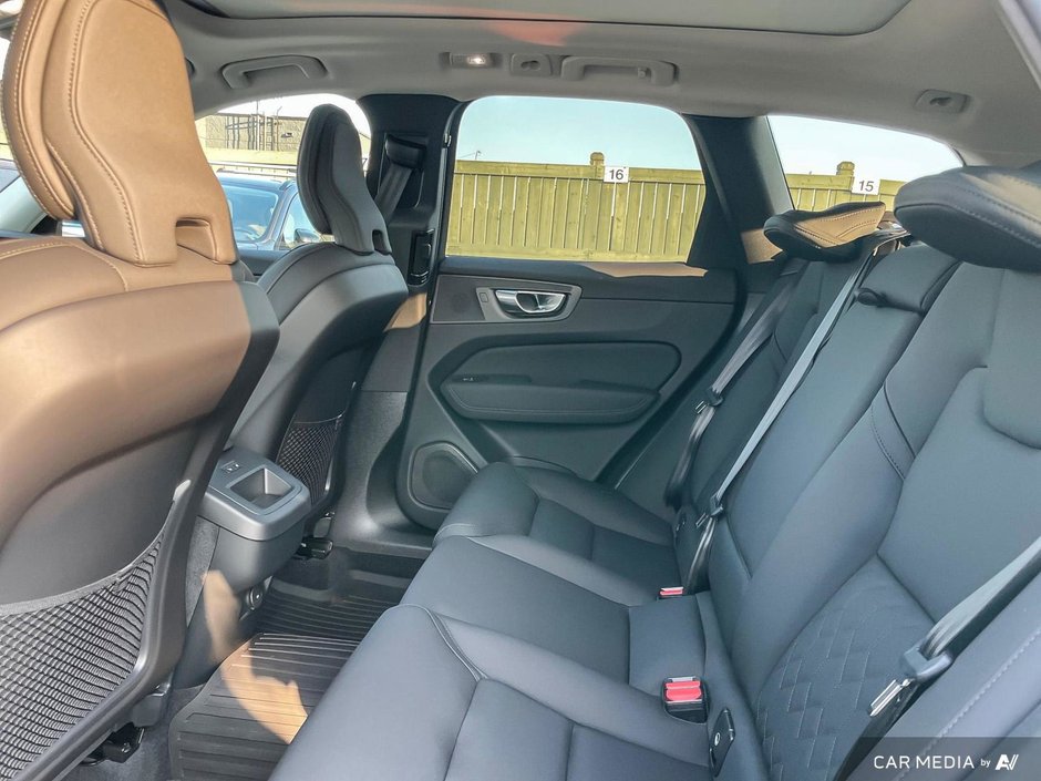 2026 Volvo XC60 Core Dark Theme-23