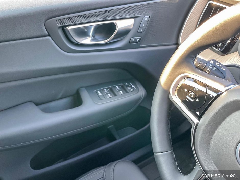 2026 Volvo XC60 Core Dark Theme-17