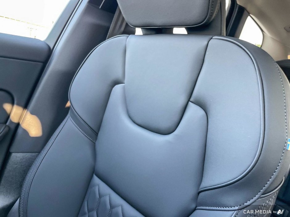 2026 Volvo XC60 Core Dark Theme-20