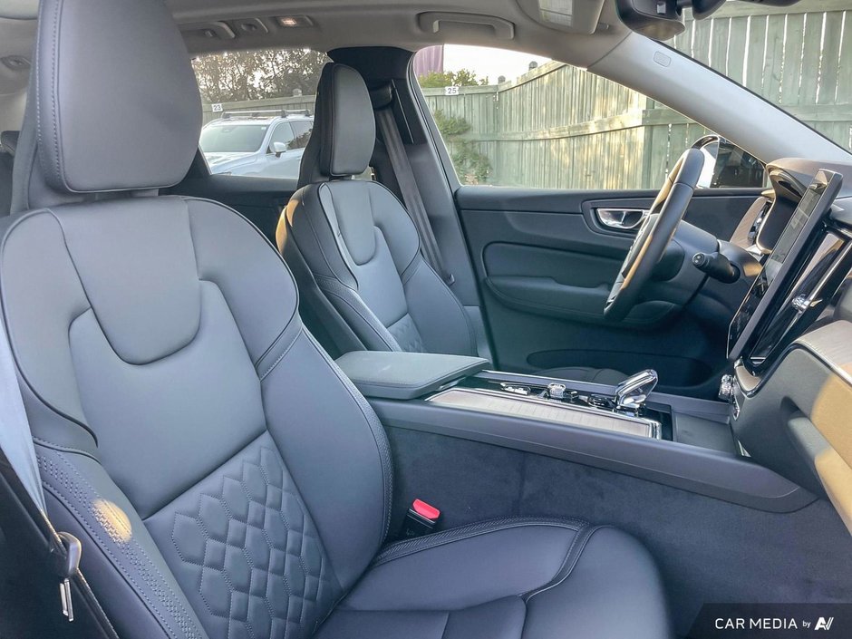 2026 Volvo XC60 Core Dark Theme-22