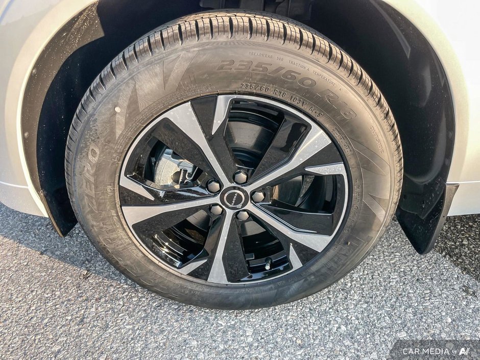 2026 Volvo XC60 Core Dark Theme-9