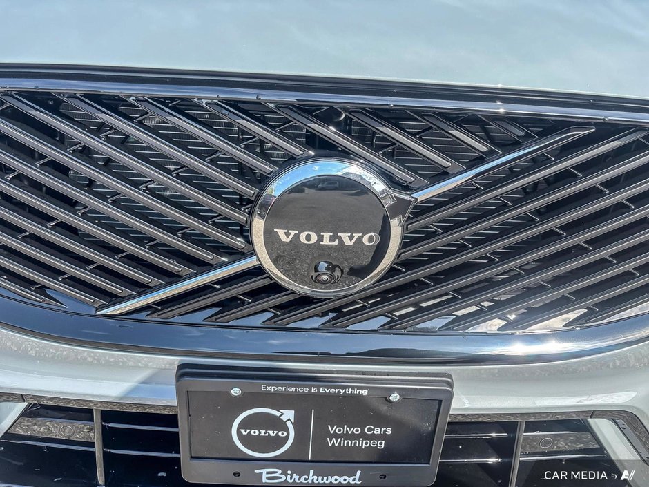 2026 Volvo XC60 Ultra Dark Theme-6