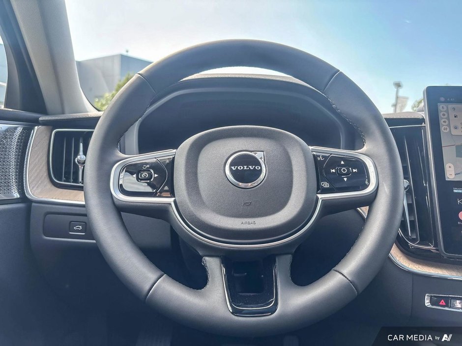 2026 Volvo XC60 Ultra Dark Theme-14