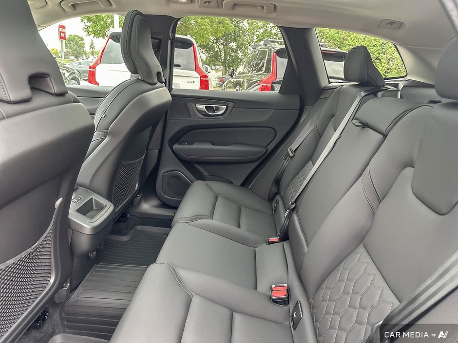 2026 Volvo XC60 Core Dark Theme-23