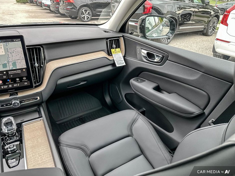 2026 Volvo XC60 Core Dark Theme-25