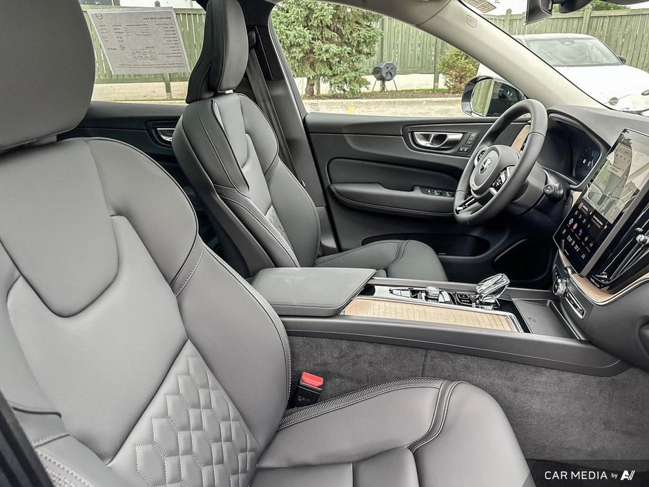 2026 Volvo XC60 Core Dark Theme-22