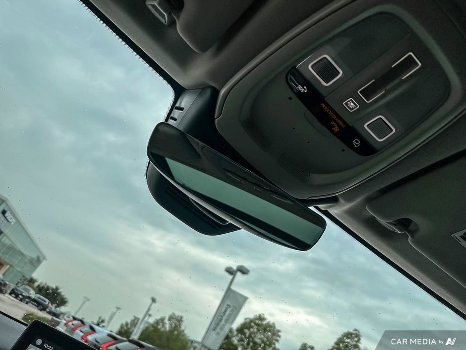 2026 Volvo XC60 Core Dark Theme-21