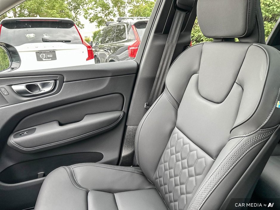 2026 Volvo XC60 Core Dark Theme-20