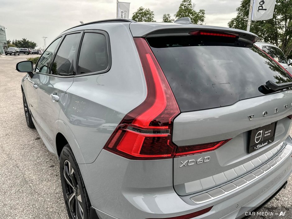 2026 Volvo XC60 Core Dark Theme-12