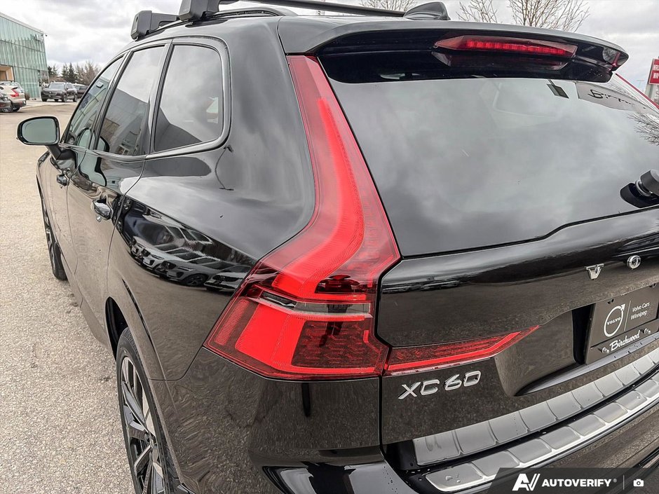 2026 Volvo XC60 Plus Dark Theme-12