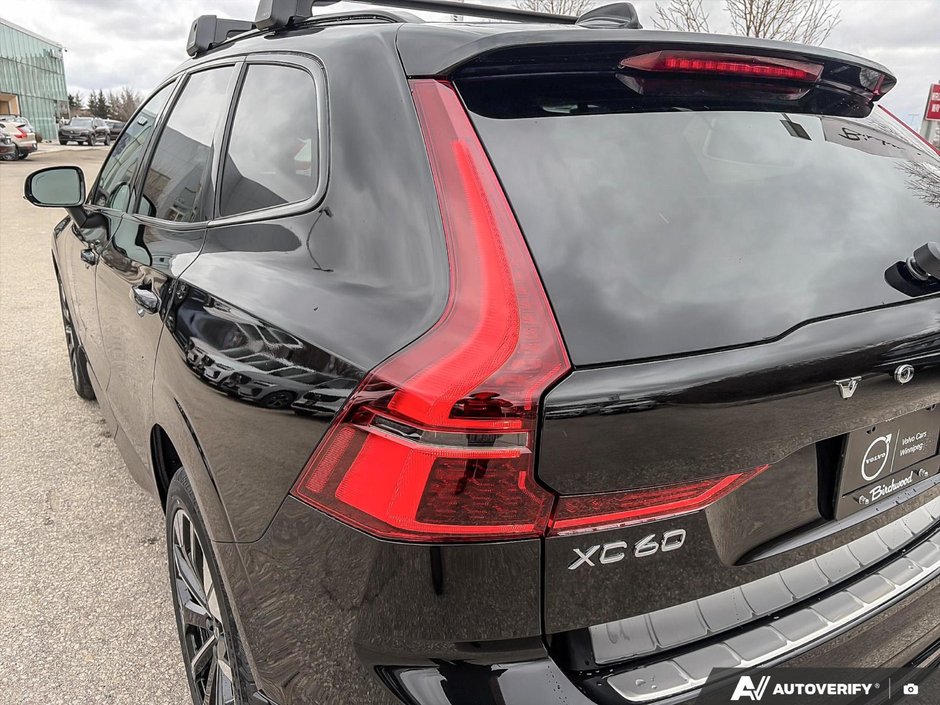 2026 Volvo XC60 Plus Dark Theme-12