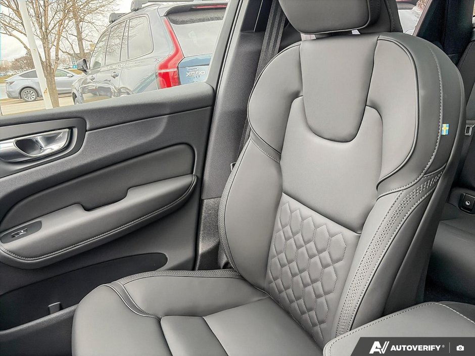 2026 Volvo XC60 Plus Dark Theme-20