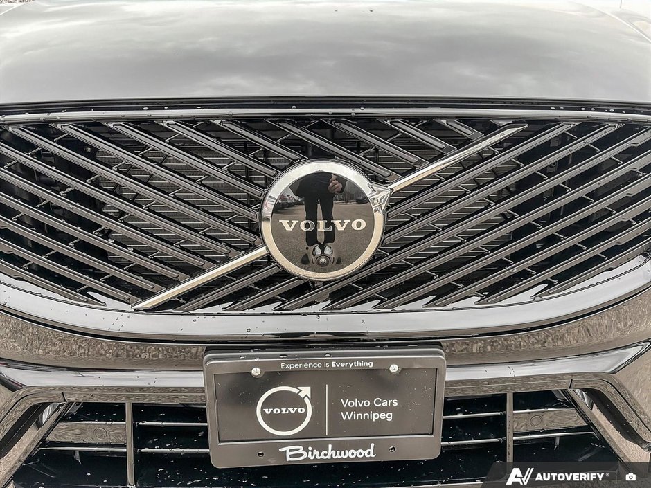 2026 Volvo XC60 Plus Dark Theme-6