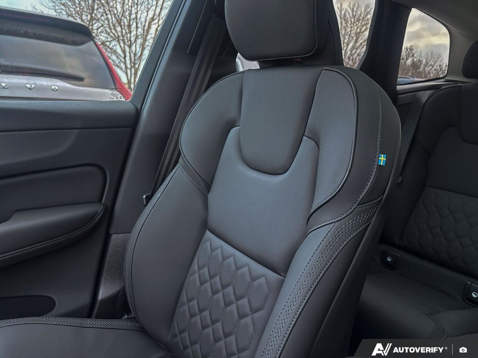 2026 Volvo XC60 Core Dark Theme-19