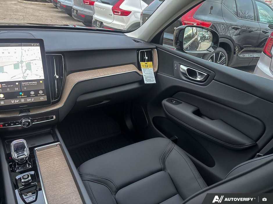 2026 Volvo XC60 Core Dark Theme-24