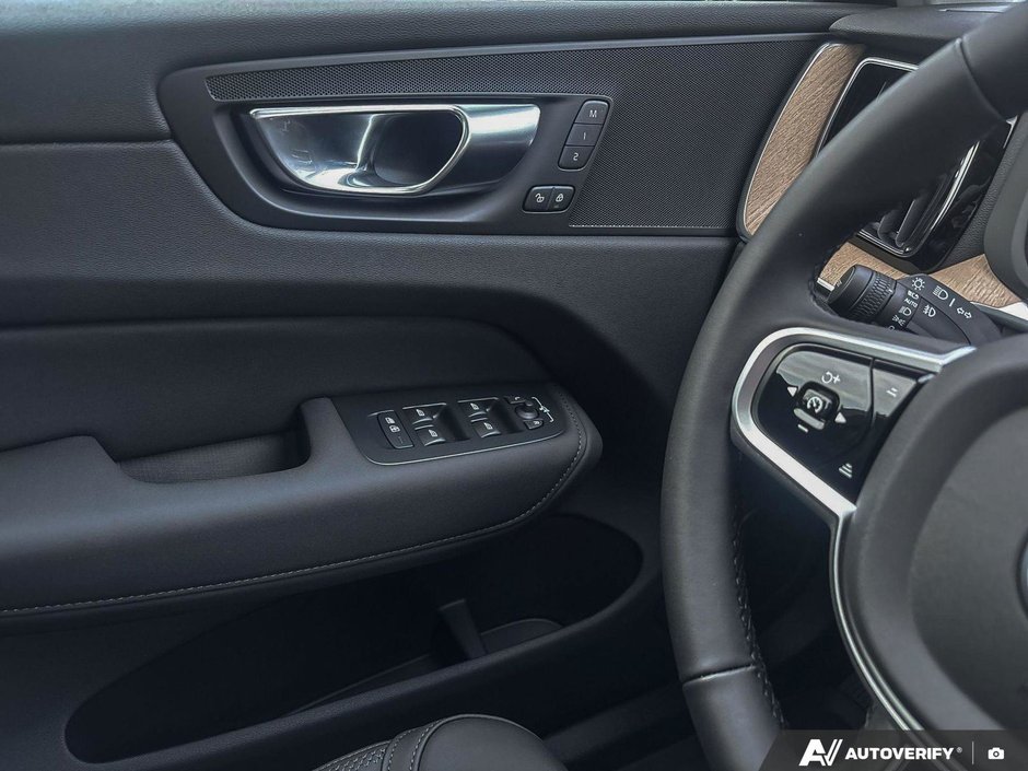 2026 Volvo XC60 Core Dark Theme-17