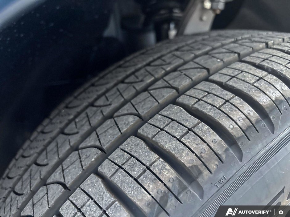 2026 Volvo XC60 Core Dark Theme-9