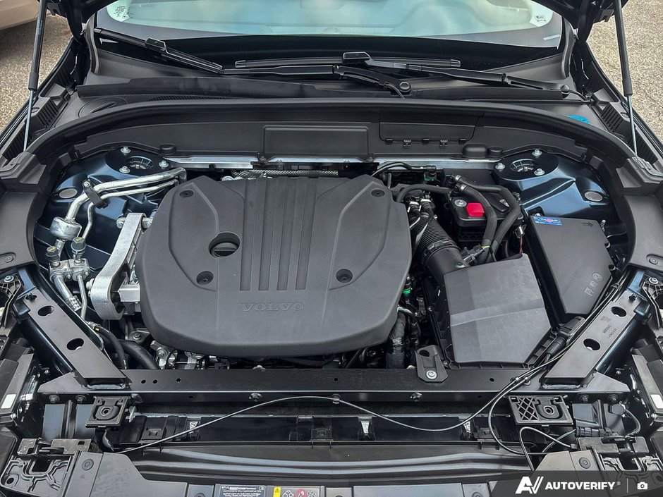 2026 Volvo XC60 Core Dark Theme-7