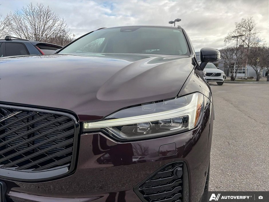 2026 Volvo XC60 Ultra Dark Theme-11