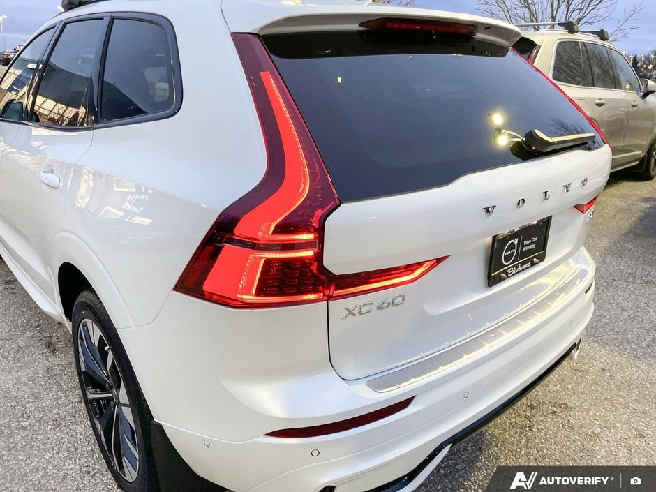 2026 Volvo XC60 Plus Dark Theme-12