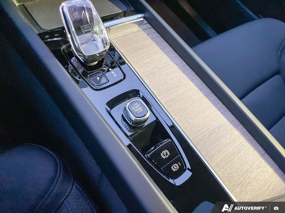 2026 Volvo XC60 Plus Dark Theme-18