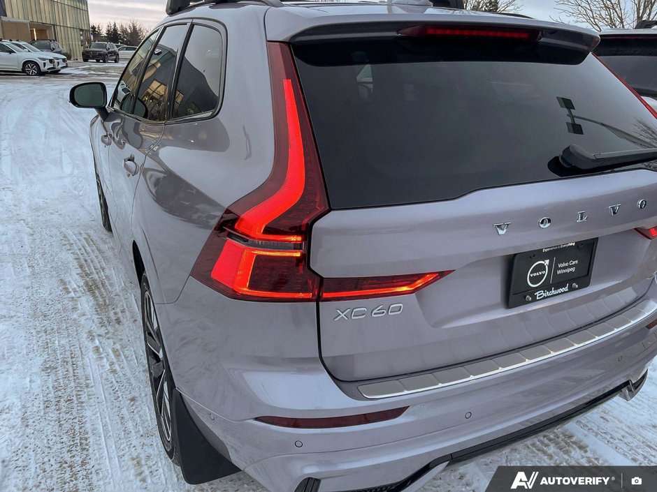 2026 Volvo XC60 Plus Dark Theme-12