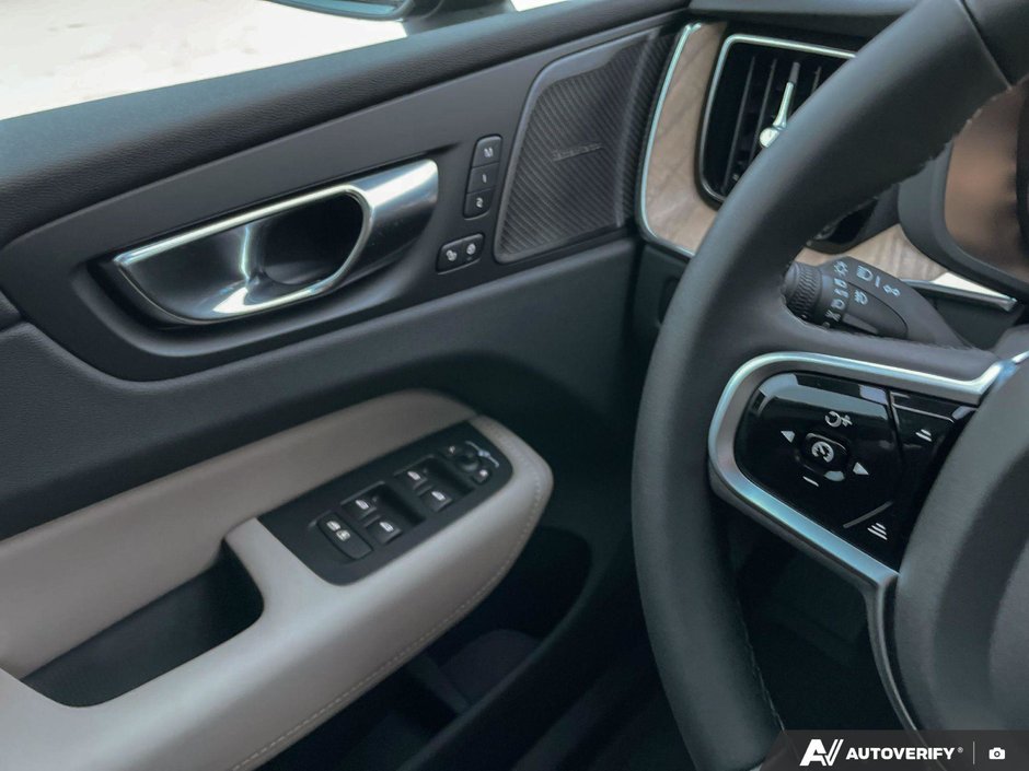 2026 Volvo XC60 Plus Dark Theme-17