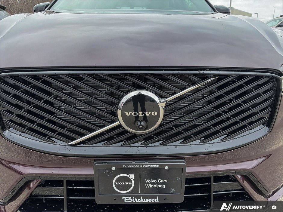 2026 Volvo XC60 Plus Dark Theme-6