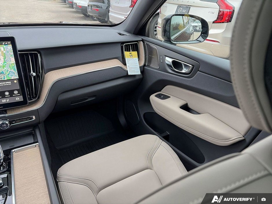 2026 Volvo XC60 Plus Dark Theme-25