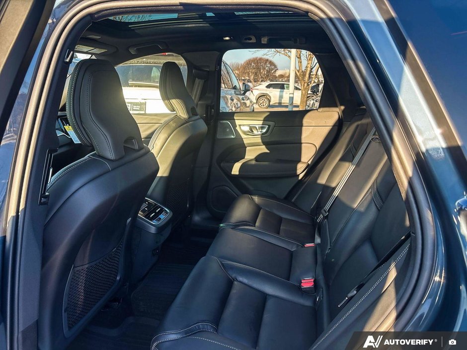 2026 Volvo XC60 Ultra Black Edition-22