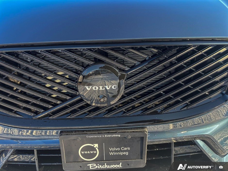 2026 Volvo XC60 Ultra Black Edition-6