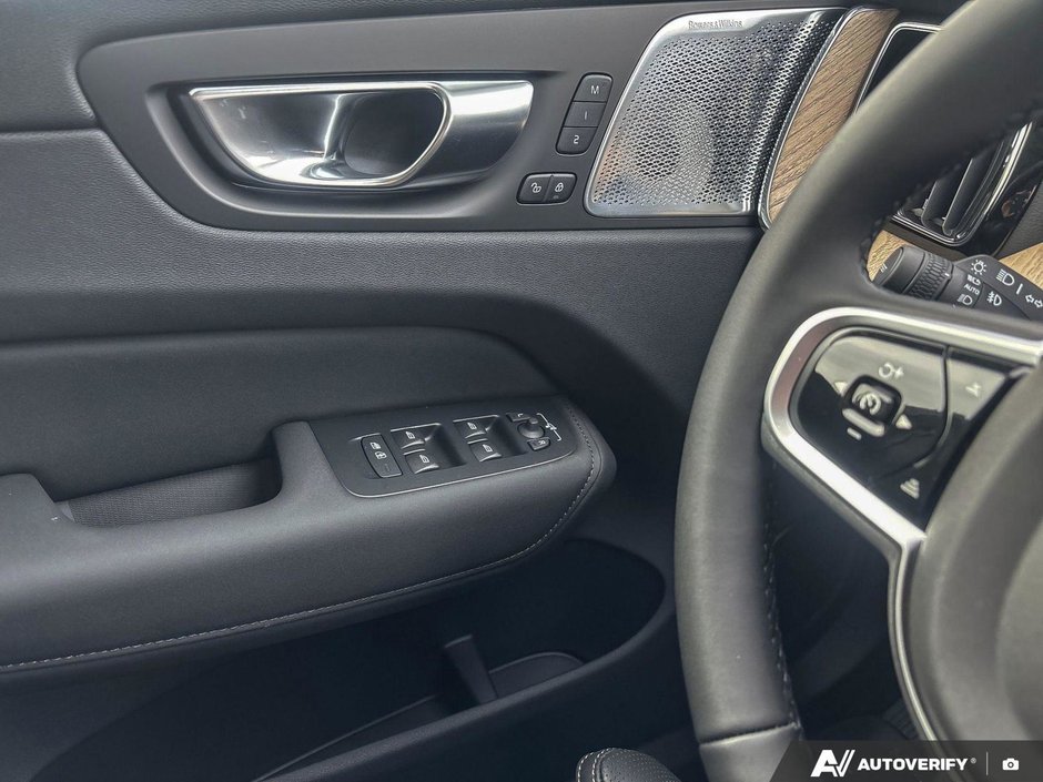 2026 Volvo XC60 Ultra Dark Theme-16