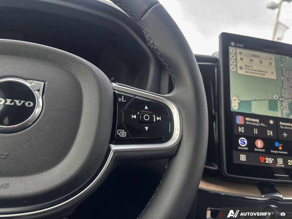 2026 Volvo XC60 Ultra Dark Theme-15