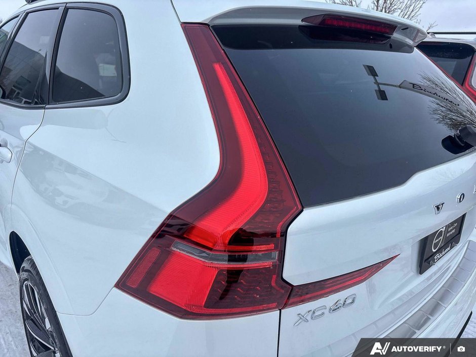 2026 Volvo XC60 Ultra Dark Theme-11