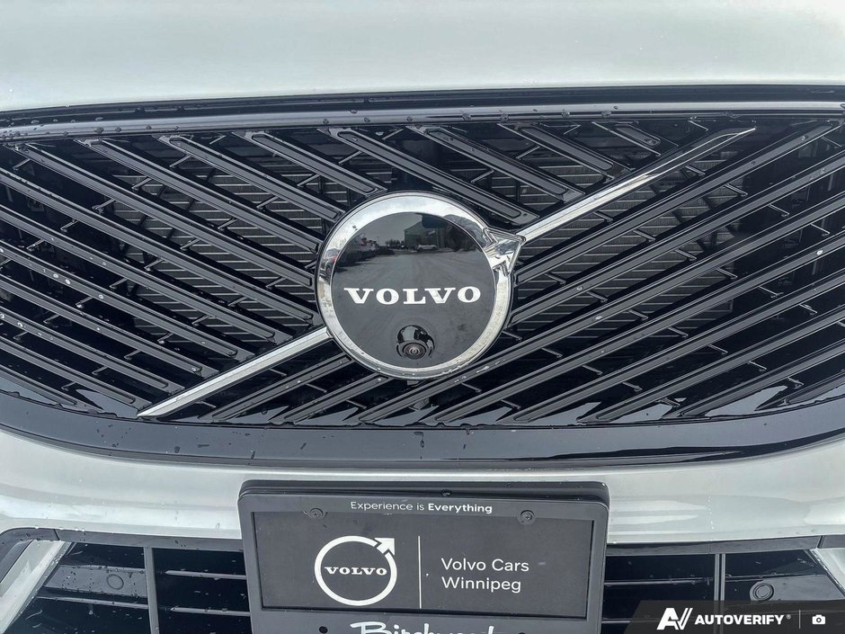 2026 Volvo XC60 Ultra Dark Theme-5