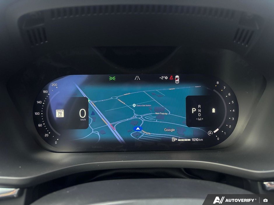 2026 Volvo XC60 Ultra Dark Theme-15