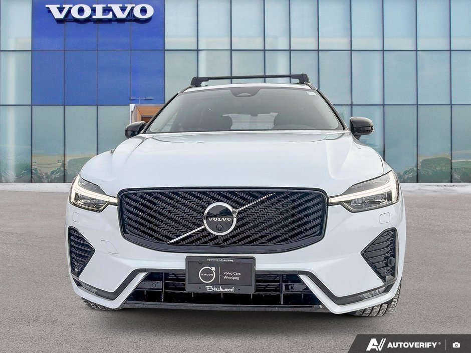 2026 Volvo XC60 Ultra Dark Theme-5