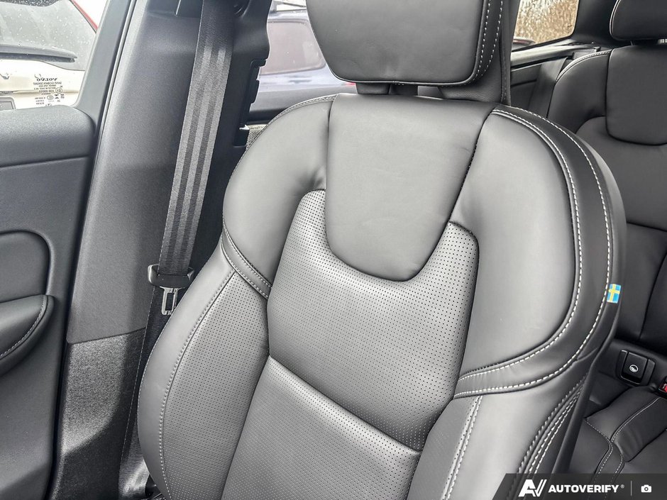 2026 Volvo XC60 Ultra Black Edition-19