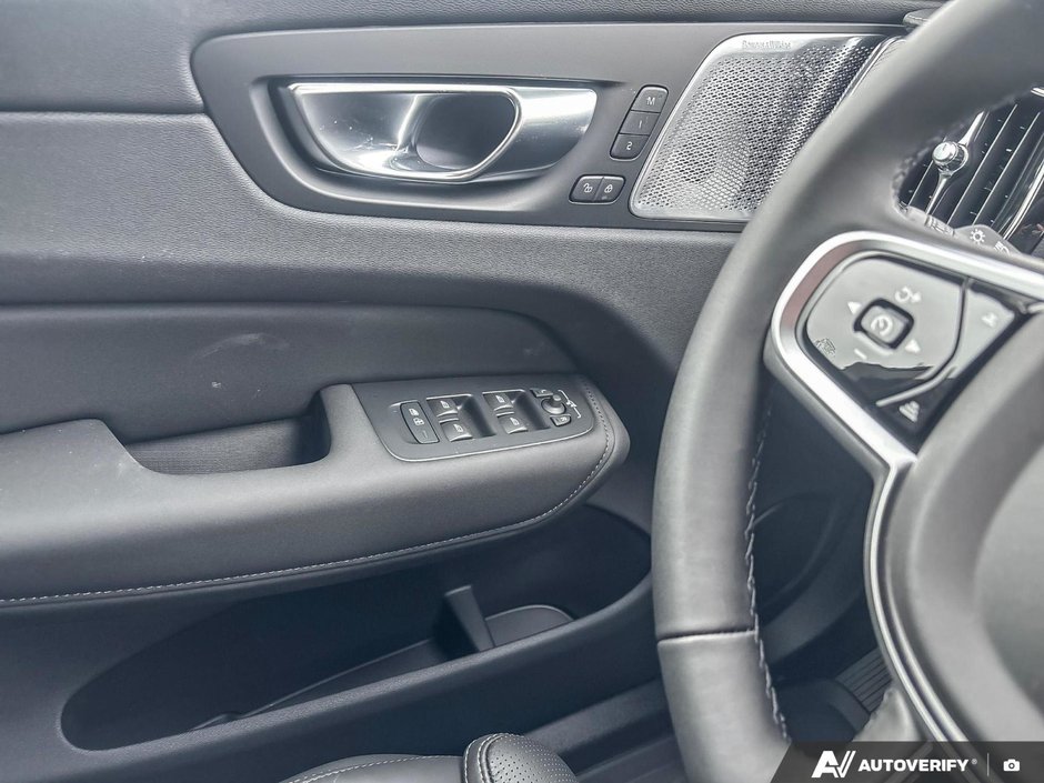 2026 Volvo XC60 Ultra Black Edition-16