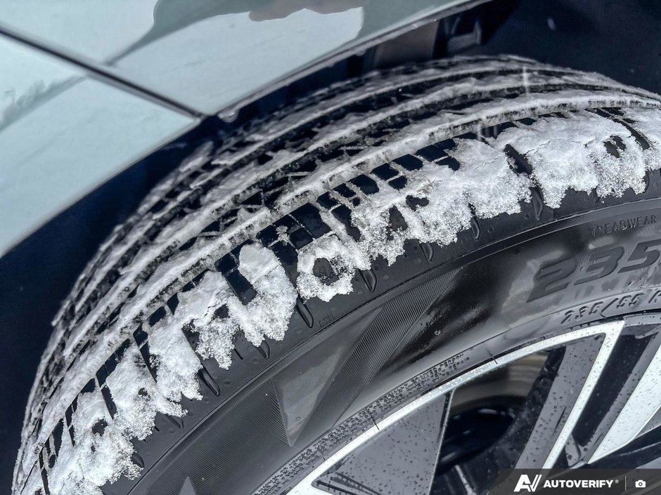 2026 Volvo XC60 Plus Dark Theme-9