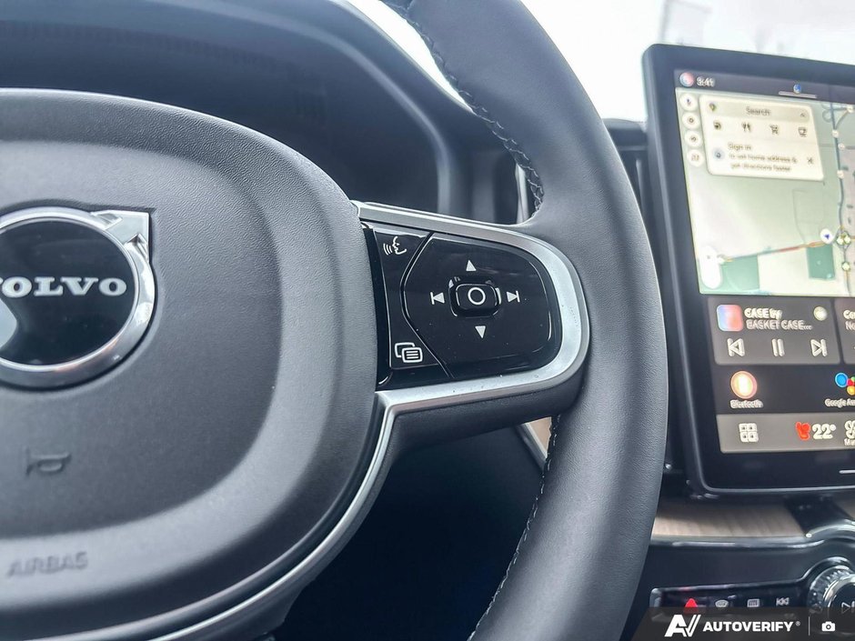 2026 Volvo XC60 Plus Dark Theme-15