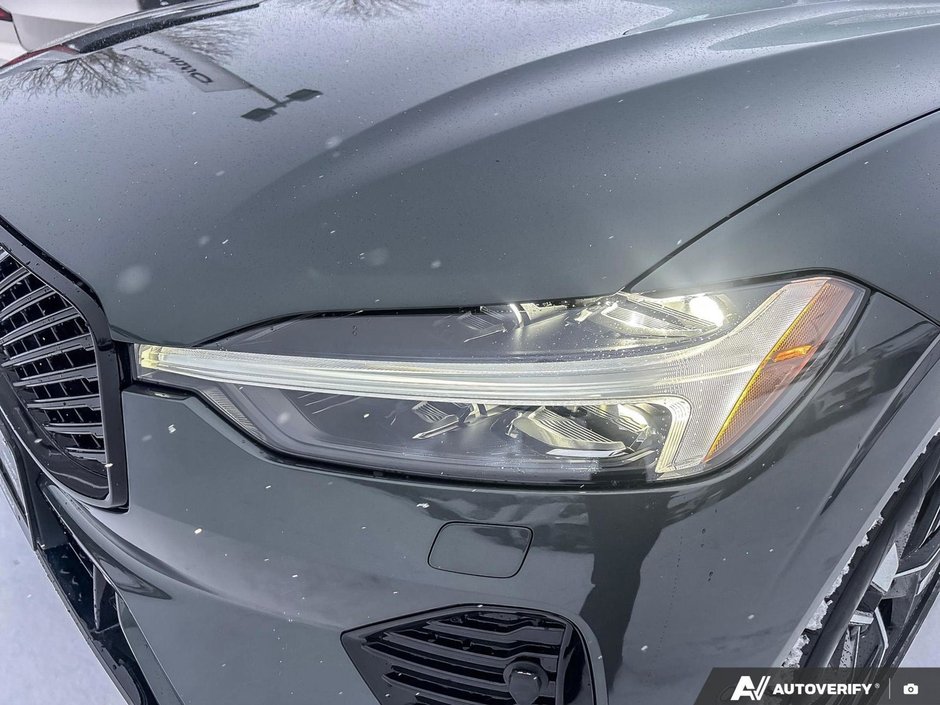 2026 Volvo XC60 Plus Dark Theme-10